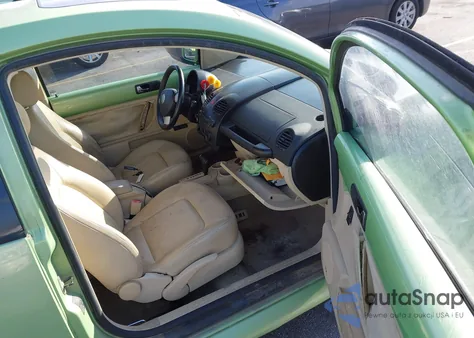 2004 Volkswagen New Beetle Gls 2.0L z USA, uszkodzony, nr VIN 3VWCK31C94M423368